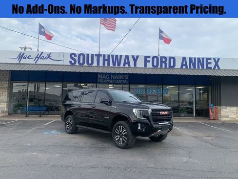Used 2024 GMC Yukon XL AT4 w/ Technology Package AWD/4WD image 1