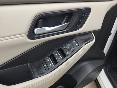 Certified 2023 Nissan Rogue SL w/ SL Premium Package FWD image 13