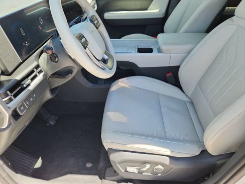 Used 2025 Hyundai Santa Fe SEL AWD/4WD image 10
