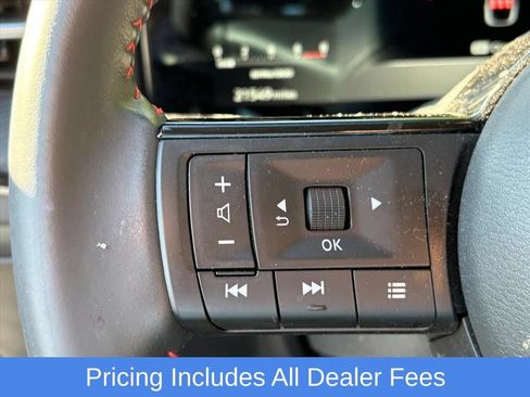 Used 2025 Nissan Kicks SR AWD/4WD image 11