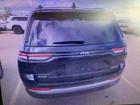 Used 2023 Jeep Grand Cherokee Laredo w/ Trailer Tow Prep Group (B) image 9