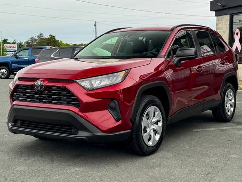 Used 2019 Toyota RAV4 LE w/ All Weather Liner Package AWD/4WD image 8
