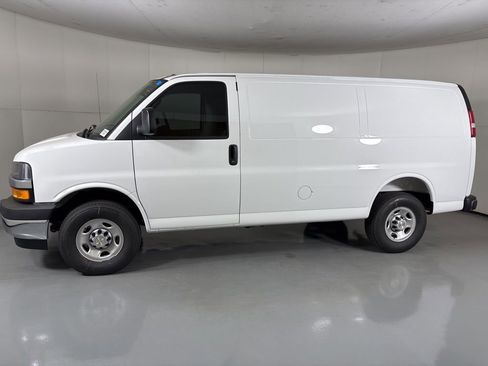 New 2026 Chevrolet Express 2500 image 6