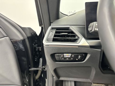 Used 2024 BMW 430i Coupe w/ Premium Package RWD image 31