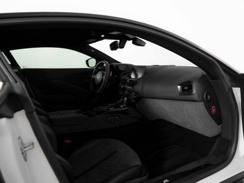 Used 2022 Aston Martin V8 Vantage Coupe image 26