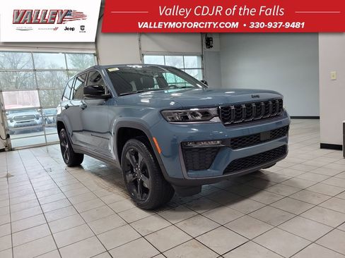 New 2026 Jeep Grand Cherokee Limited w/ Limited Altitude Package AWD/4WD image 1