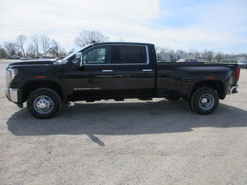 New 2026 GMC Sierra 3500 SLT w/ SLT Convenience Package AWD/4WD image 8