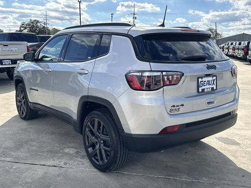 New 2026 Jeep Compass Latitude image 9