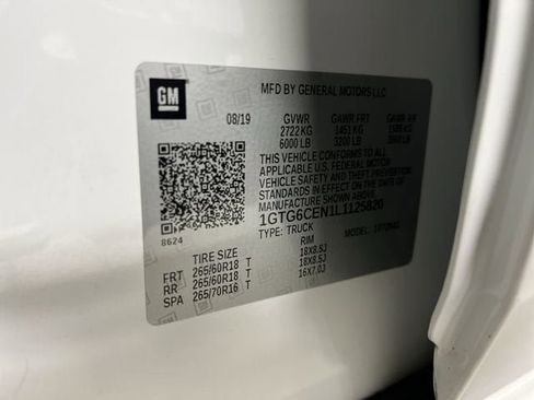 Certified 2020 GMC Canyon SLE w/ Driver Alert Package image 33