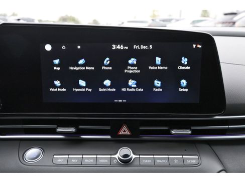 Certified 2025 Hyundai Elantra SEL image 22