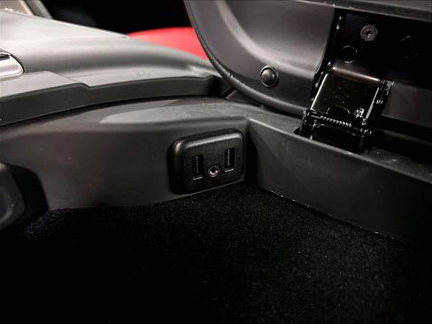 Used 2019 Chevrolet Corvette Stingray Coupe w/ Battery Protection Package RWD image 31