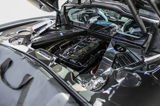 Used 2025 Chevrolet Corvette Stingray Premium Cpe w/ Z51 Performance Package RWD image 21