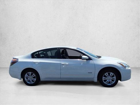 Used 2011 Nissan Altima Hybrid Sedan w/ Premium Pkg FWD image 4