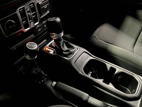 Used 2021 Jeep Wrangler Unlimited Sport image 18