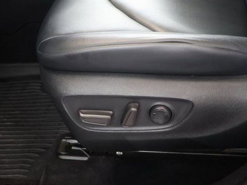 Used 2022 Toyota Highlander XLE AWD/4WD image 14