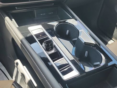 Used 2024 Volkswagen Atlas Cross Sport SE FWD image 15