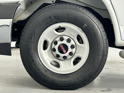 Used 2024 GMC Savana 2500 w/ Driver Convenience Package image 30