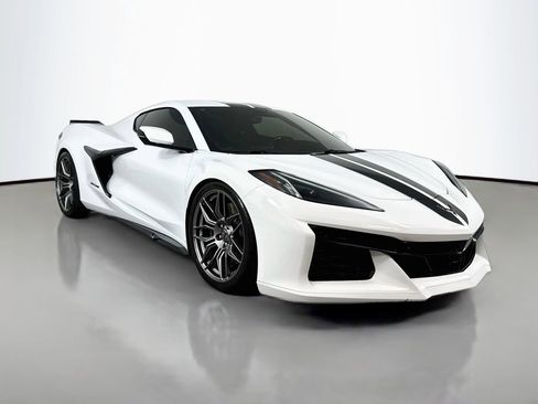 Used 2023 Chevrolet Corvette Z06 w/ Stealth Interior Trim Package RWD image 3