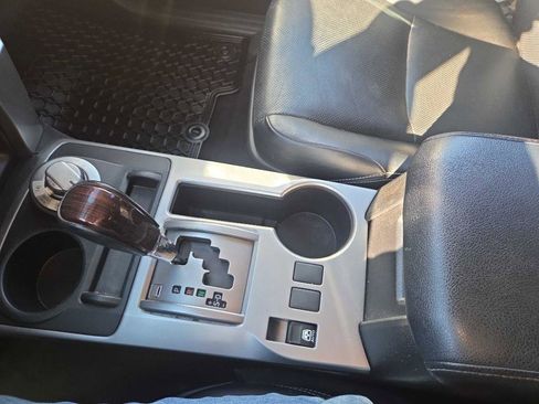Used 2014 Toyota 4Runner SR5 AWD/4WD image 16
