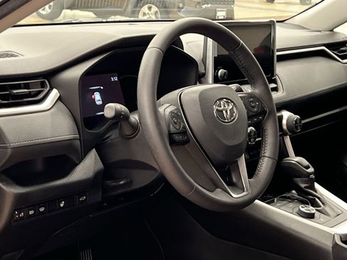 Used 2024 Toyota RAV4 XLE w/ Convenience Package image 15