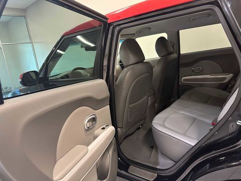 Used 2016 Kia Soul EV + image 24