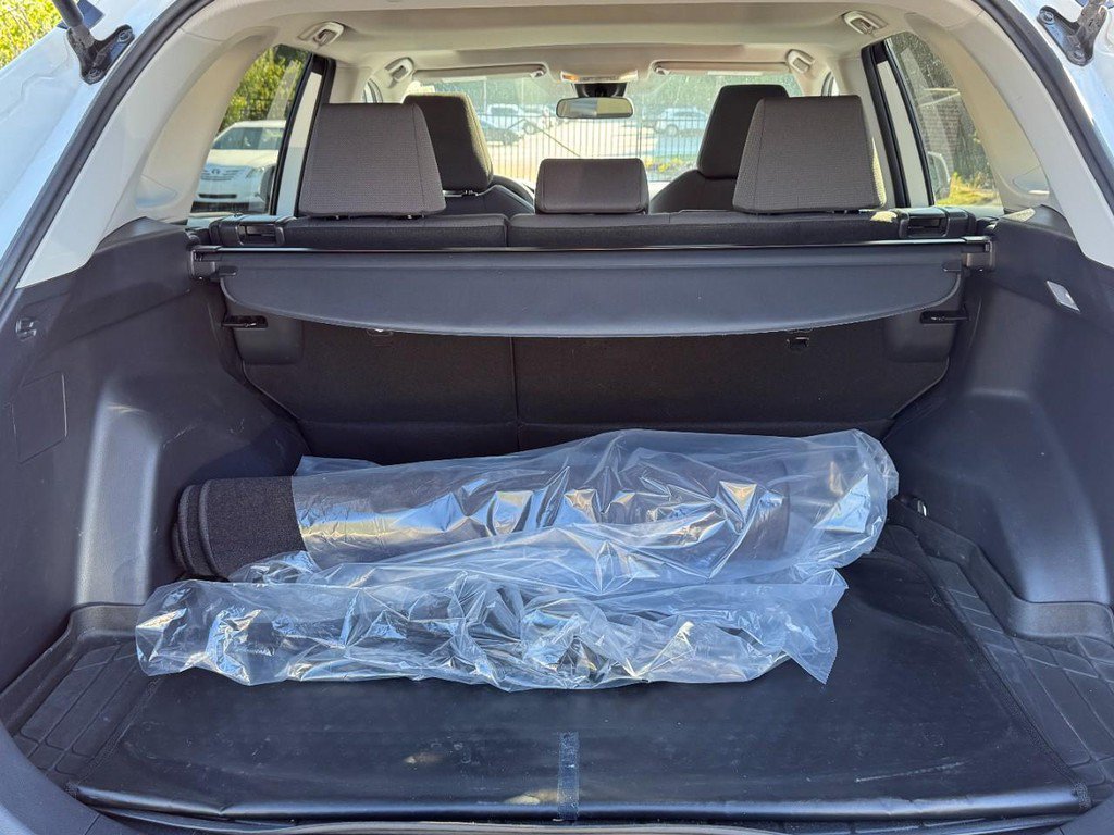 Used 2019 Toyota RAV4 XLE FWD image 7