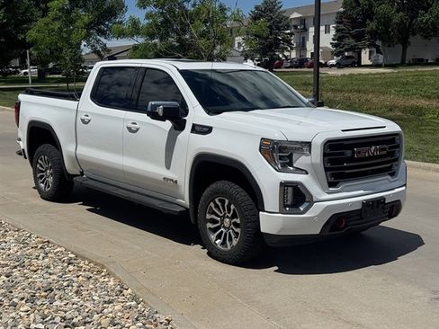 Used 2019 GMC Sierra 1500 AT4 w/ Off Road Performance Package AWD/4WD image 3