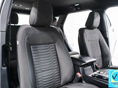 Used 2020 Ford Explorer XLT image 35