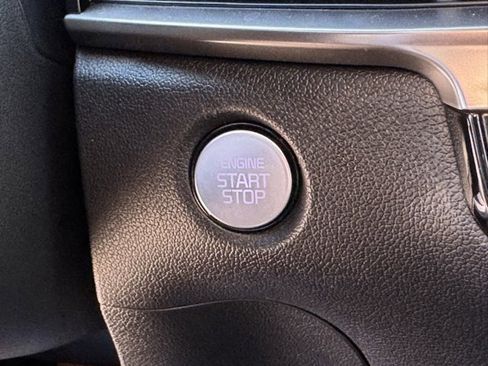 Used 2025 Kia Sorento LX image 23