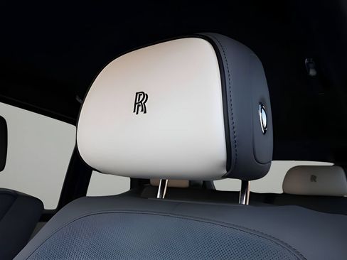 New 2026 Rolls-Royce Cullinan AWD/4WD image 16