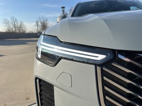 Certified 2025 Volvo XC90 B5 Plus image 12