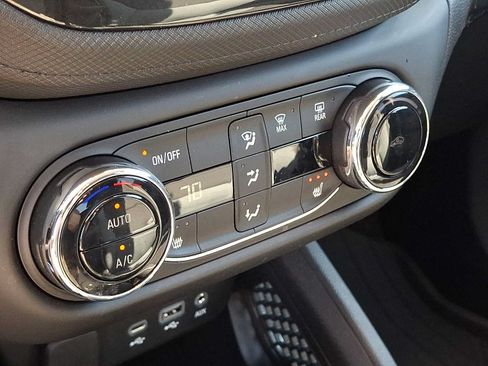 Used 2023 Chevrolet TrailBlazer LT w/ Convenience Package AWD/4WD image 15