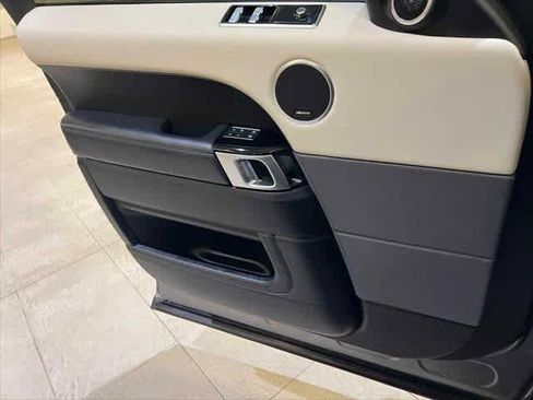 Used 2021 Land Rover Range Rover Sport HSE image 18