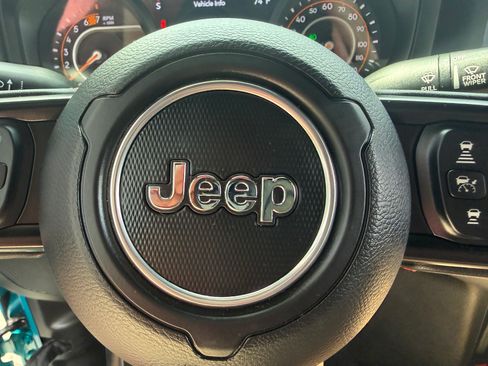 Used 2024 Jeep Wrangler Unlimited Rubicon w/ Convenience Group AWD/4WD image 41