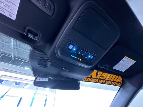 Used 2025 Ford Explorer ST image 27