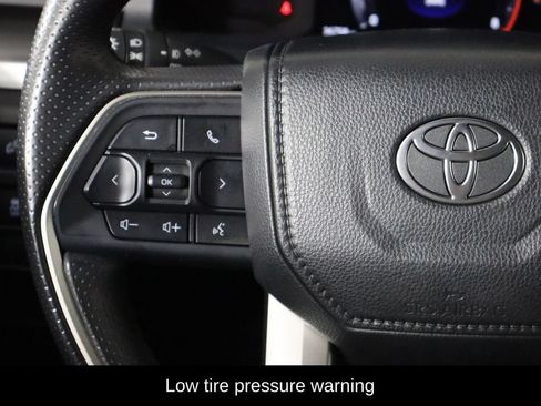 Used 2025 Toyota 4Runner SR5 AWD/4WD image 8