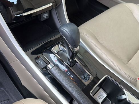 Used 2017 Honda Accord EX-L image 27