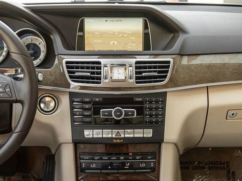 Used 2014 Mercedes-Benz E 250 BlueTEC Sedan image 8
