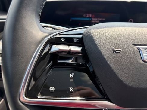 Certified 2024 Cadillac Lyriq Luxury AWD/4WD image 19