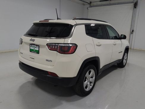 Used 2019 Jeep Compass Latitude w/ Popular Equipment Group AWD/4WD image 9