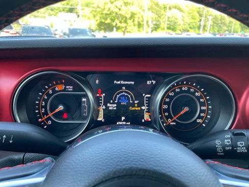 Used 2023 Jeep Wrangler Unlimited Rubicon w/ Cold Weather Group AWD/4WD image 16