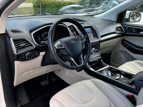 Used 2020 Ford Edge Titanium image 18