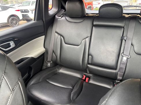 Used 2025 Jeep Compass Limited AWD/4WD image 40