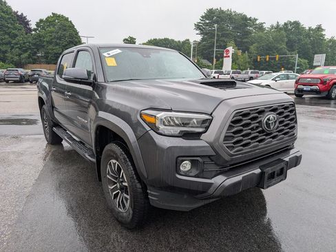 Used 2022 Toyota Tacoma TRD Sport w/ Technology Package AWD/4WD image 8