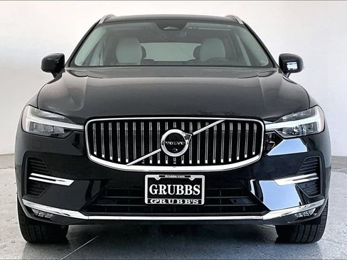 Used 2023 Volvo XC60 B6 Ultimate w/ Protection Package Premier AWD/4WD image 3