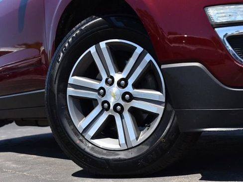 Used 2015 Chevrolet Traverse LT w/ Traveler's Package FWD image 3