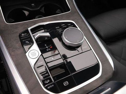 Used 2025 BMW X5 xDrive40i w/ Climate Comfort Package image 18