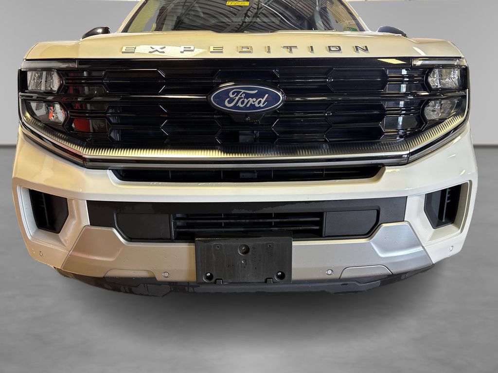 Certified 2025 Ford Expedition Platinum w/ Driver's Package AWD/4WD image 14