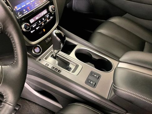 Used 2024 Nissan Murano SV w/ SV Midnight Edition Package FWD image 17