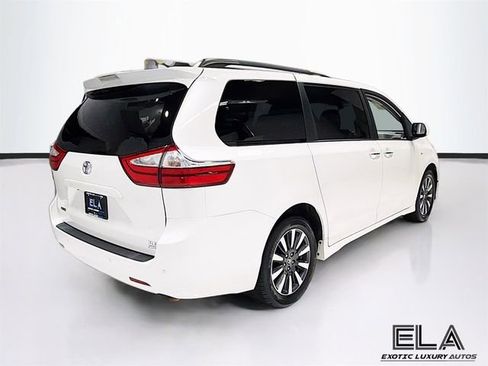Used 2019 Toyota Sienna XLE w/ XLE Navigation Package AWD/4WD image 8